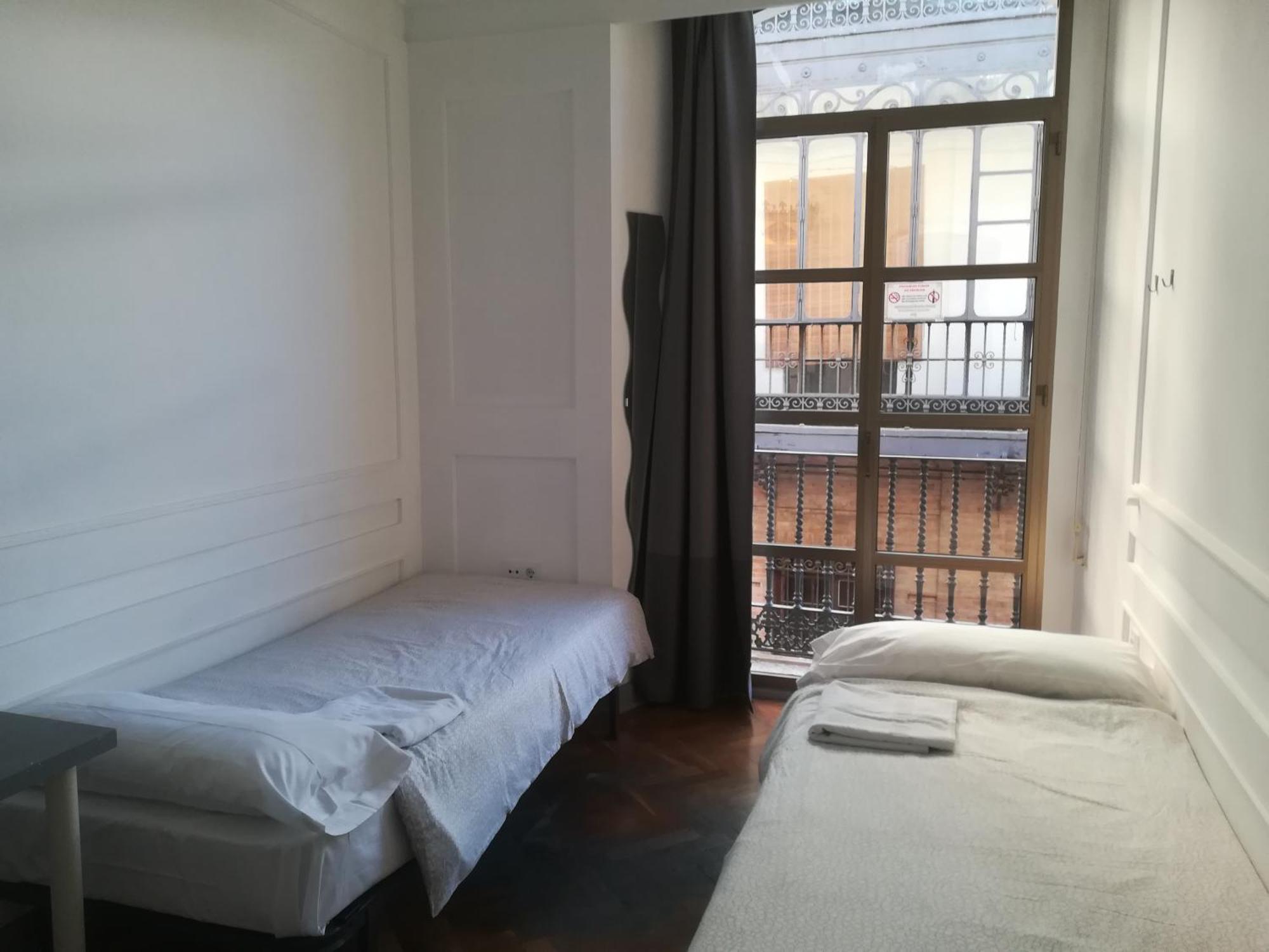 Urban Guest house 2*